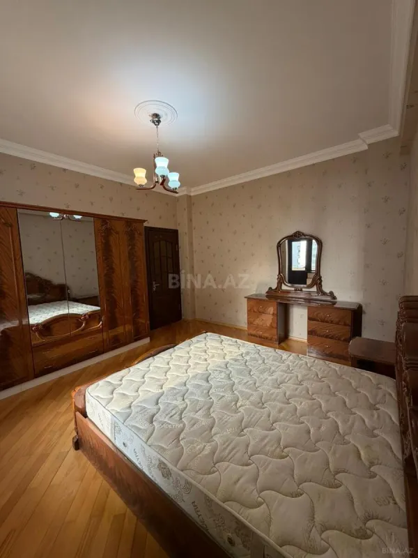 Satılır 3 otaqlı mənzil 120 m²