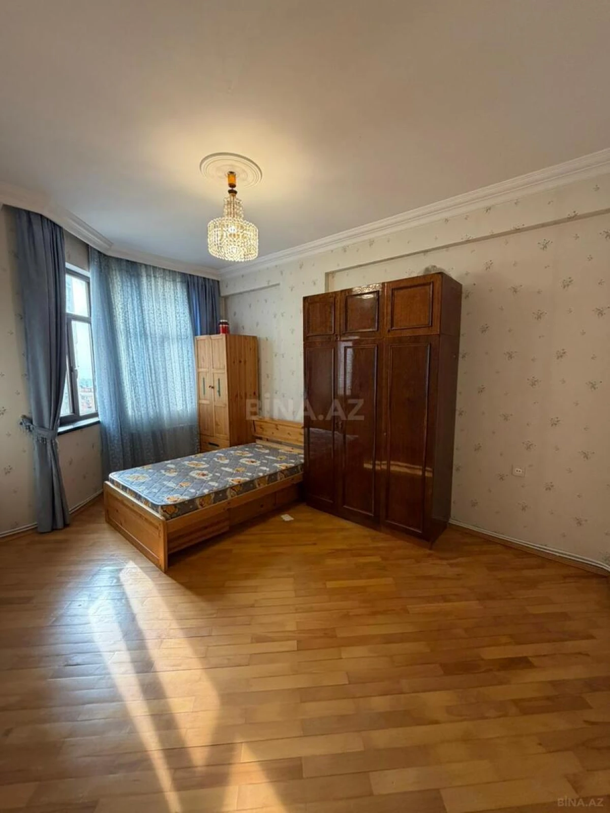 Satılır 3 otaqlı mənzil 120 m²
