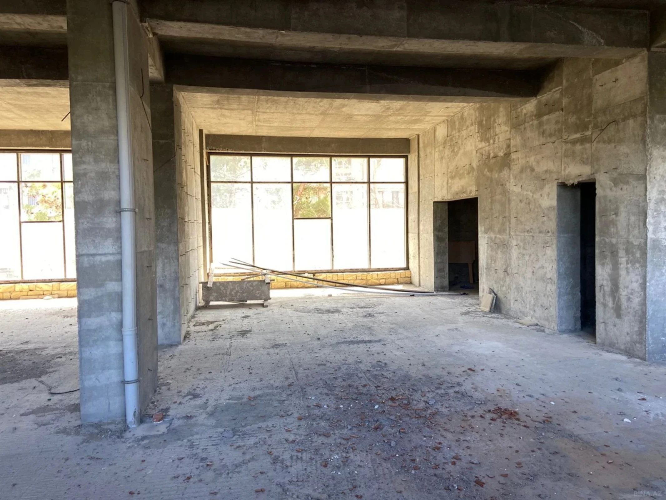 Satılır obyekt 500 m²