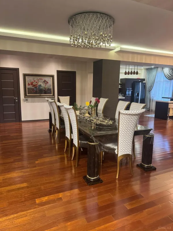 Satılır 4 otaqlı mənzil 165 m²