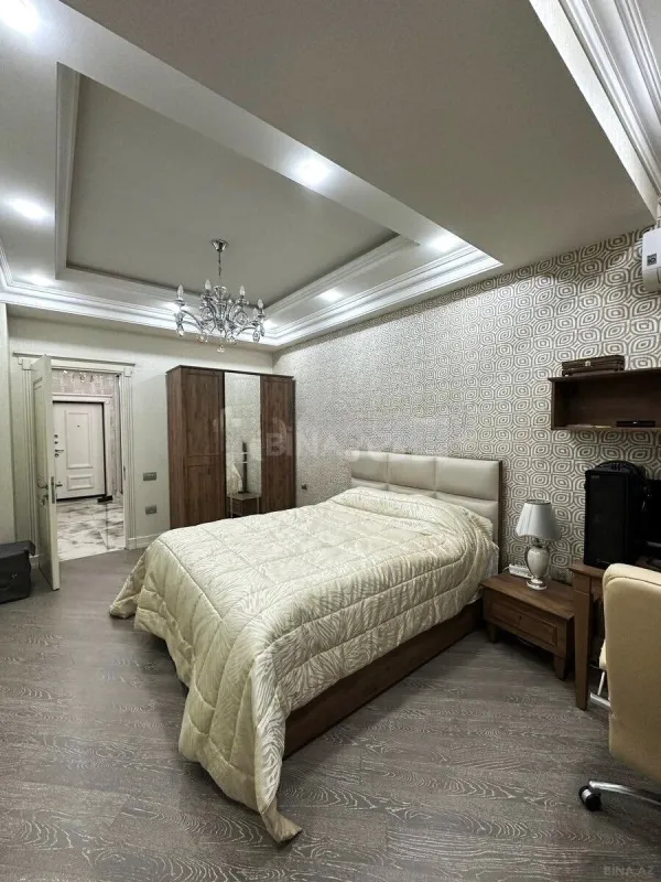 Satılır 3 otaqlı mənzil 139 m²