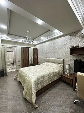 Satılır 3 otaqlı mənzil 139 m²