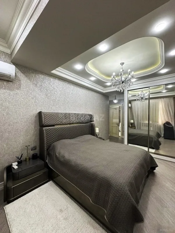 Satılır 3 otaqlı mənzil 139 m²