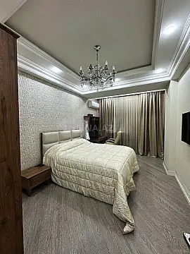 Satılır 3 otaqlı mənzil 139 m²