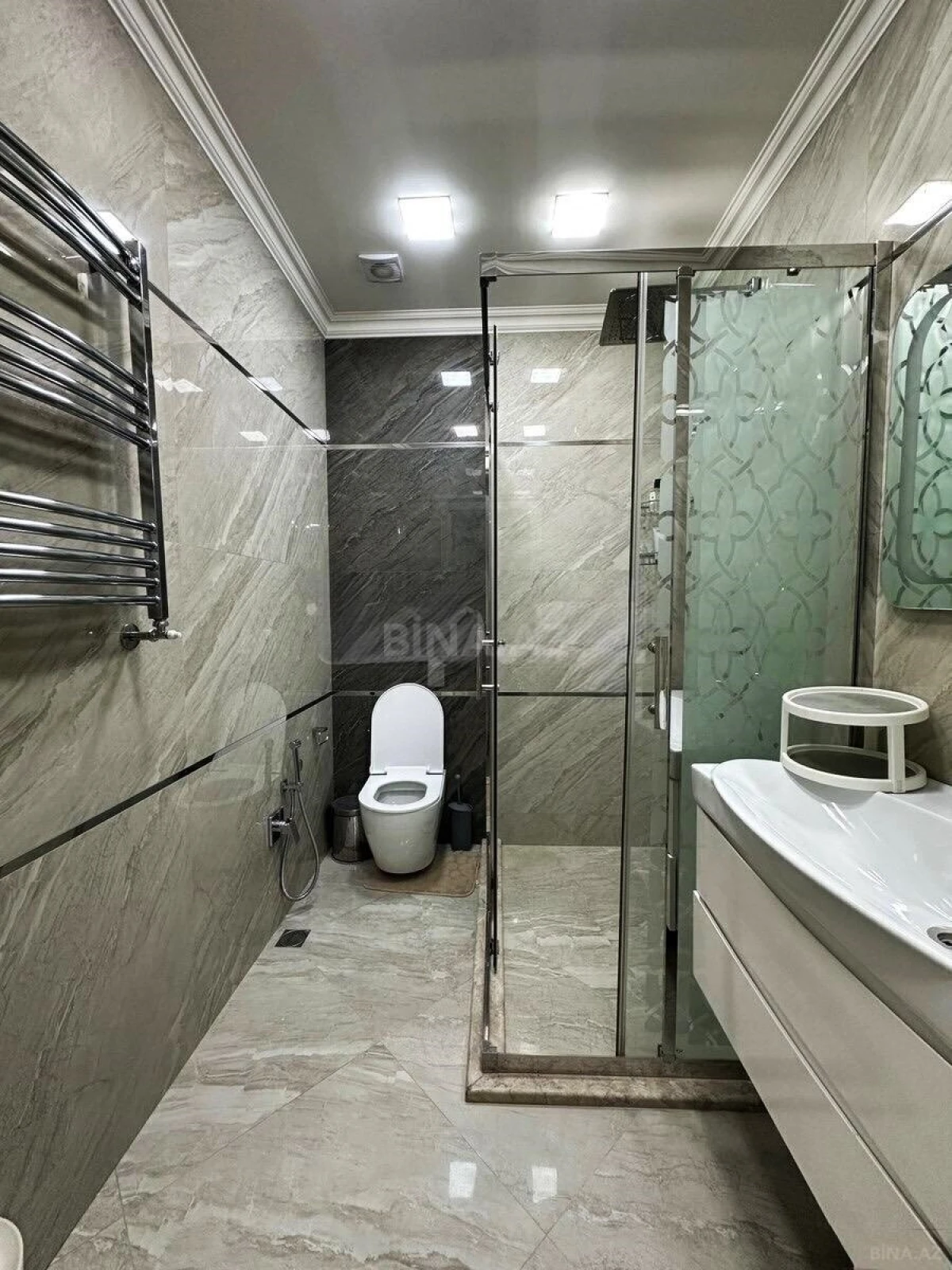 Satılır 3 otaqlı mənzil 139 m²