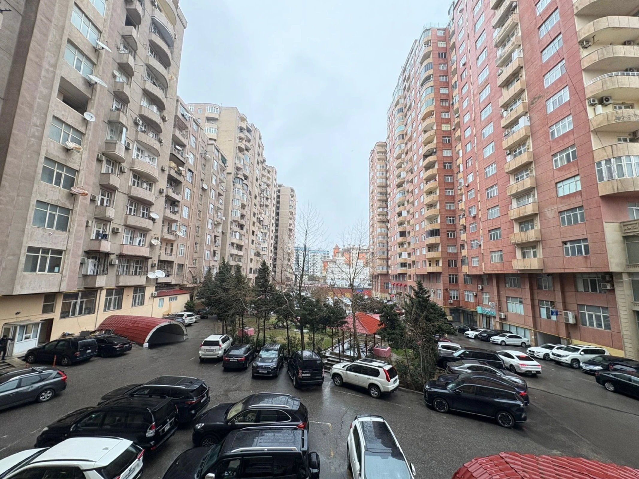 Satılır 3 otaqlı mənzil 100 m²