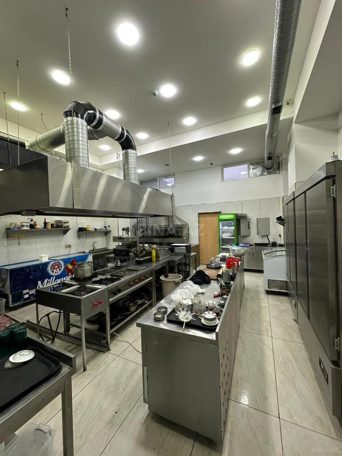 Kirayə verilir obyekt 400 m²