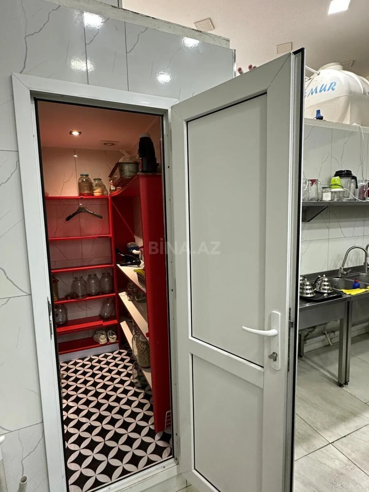 Kirayə verilir obyekt 400 m²