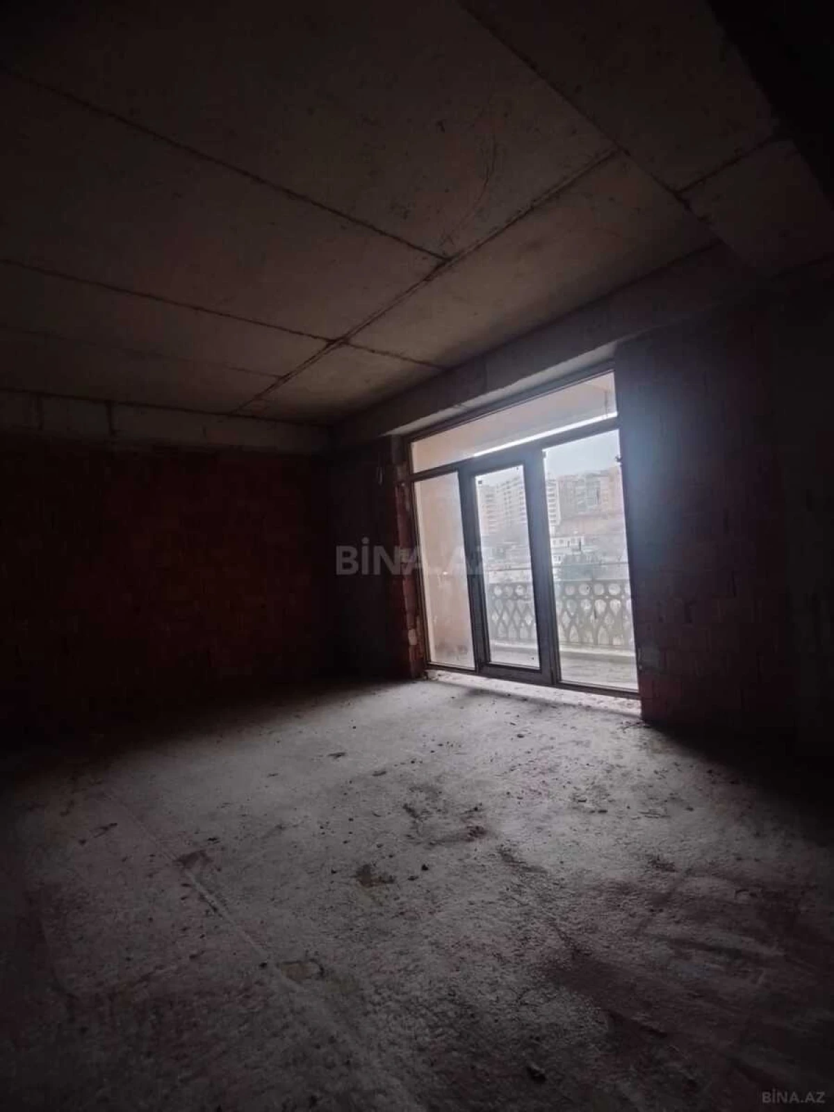 Satılır 3 otaqlı mənzil 113 m²