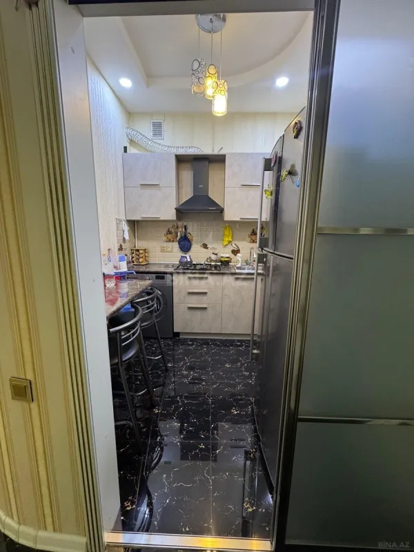 Kirayə verilir 2 otaqlı mənzil 65 m²