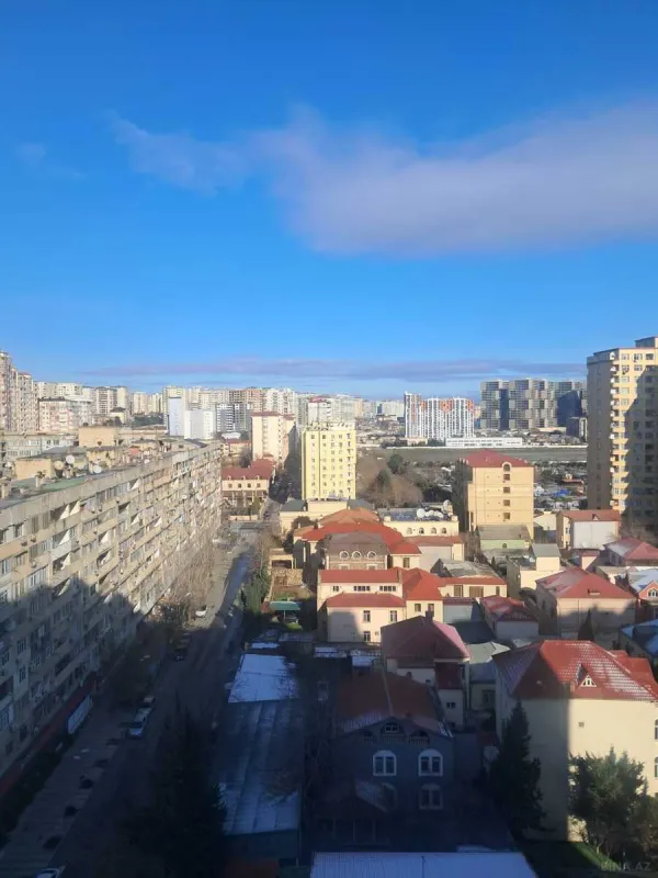 Satılır 5 otaqlı mənzil 247 m²
