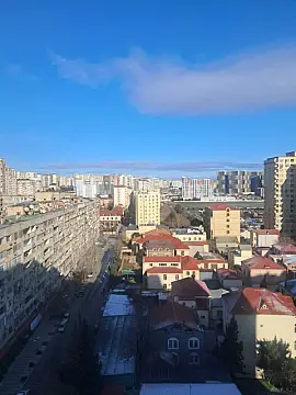 Satılır 5 otaqlı mənzil 247 m²