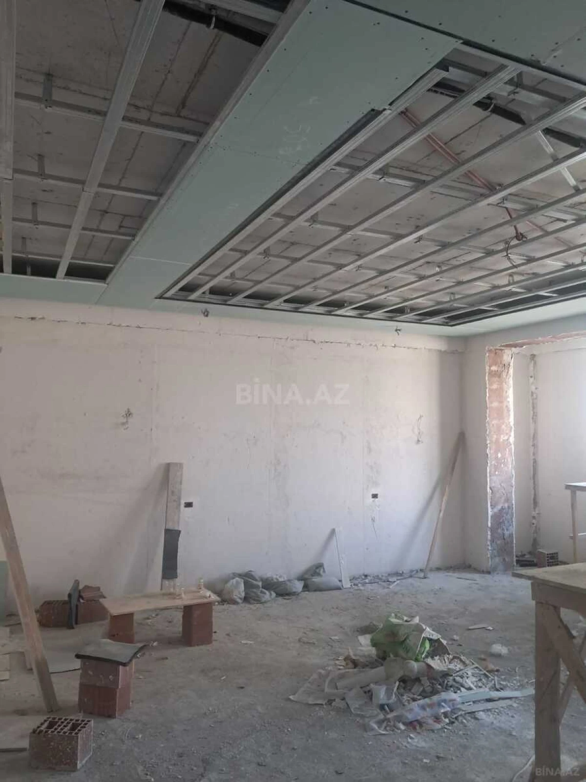 Satılır 5 otaqlı mənzil 247 m²