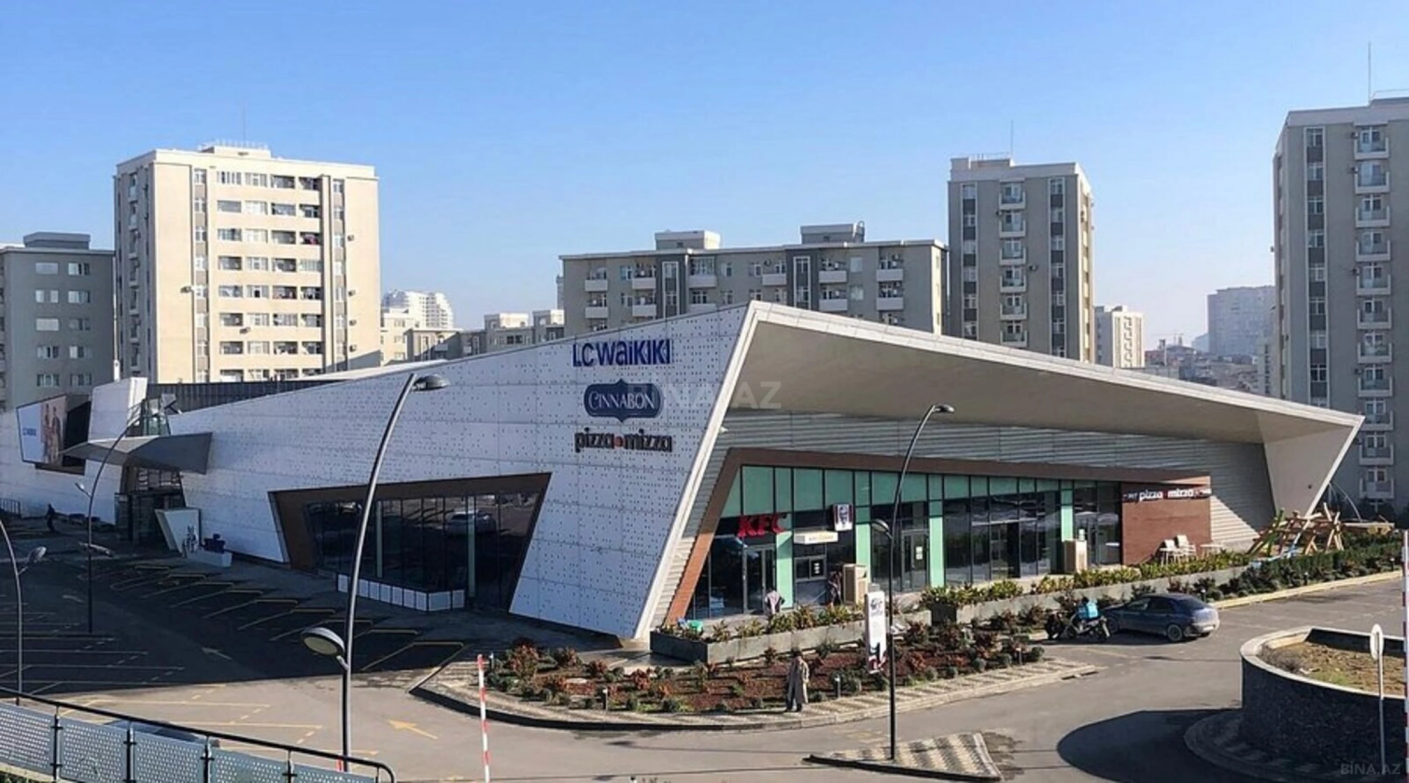 Kirayə verilir 3 otaqlı mənzil 123 m²