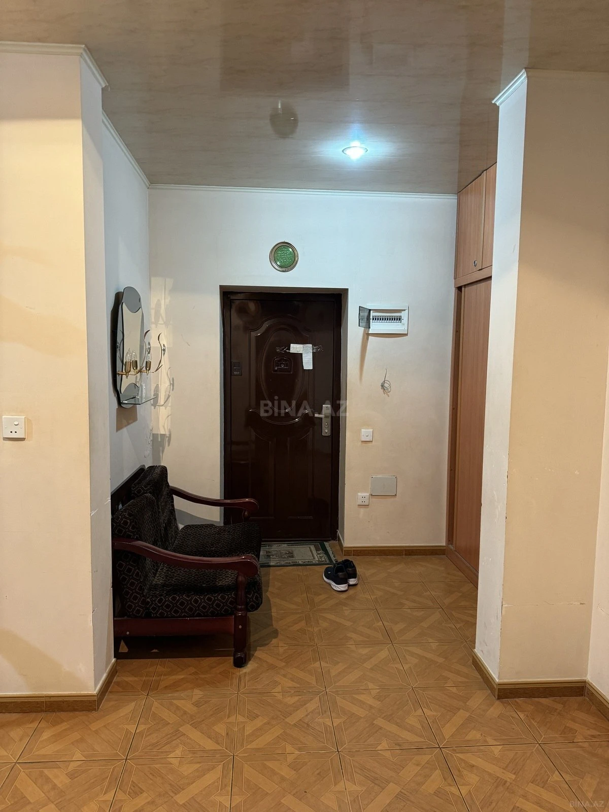 Satılır 4 otaqlı mənzil 178 m²