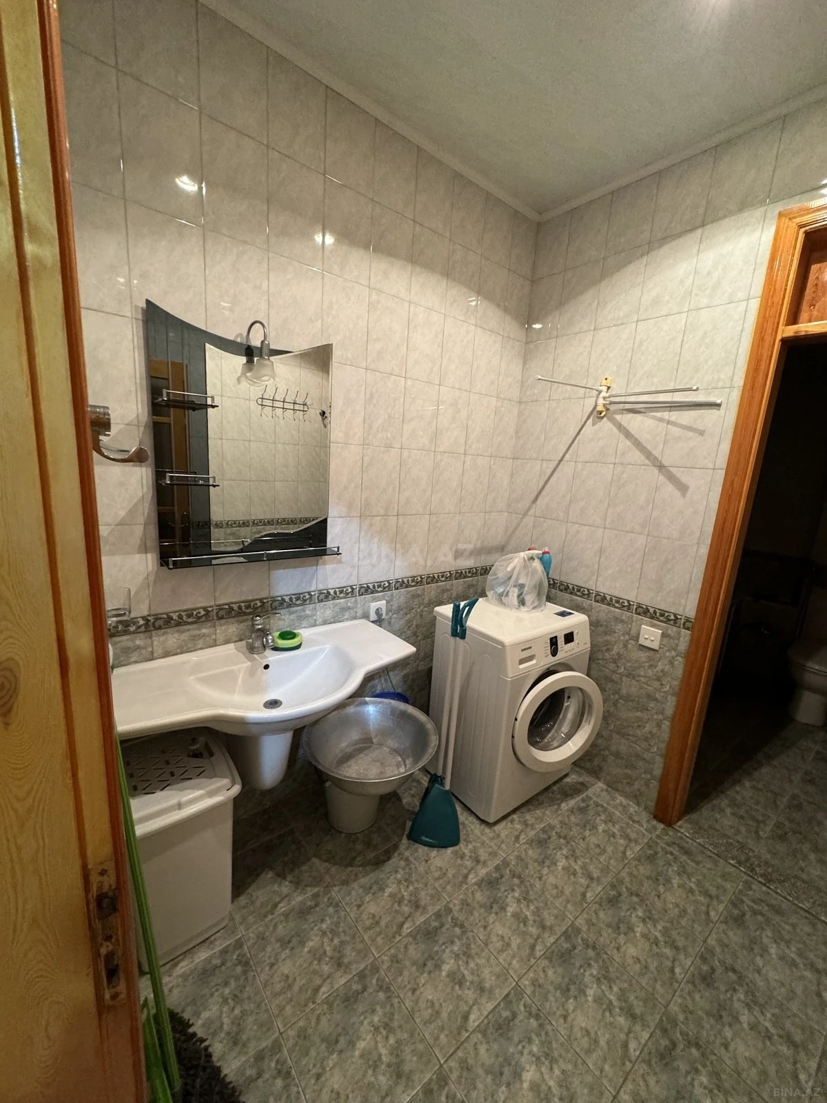 Satılır 4 otaqlı mənzil 178 m²