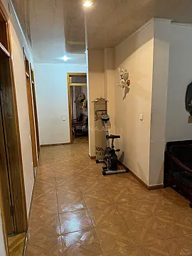Satılır 4 otaqlı mənzil 178 m²