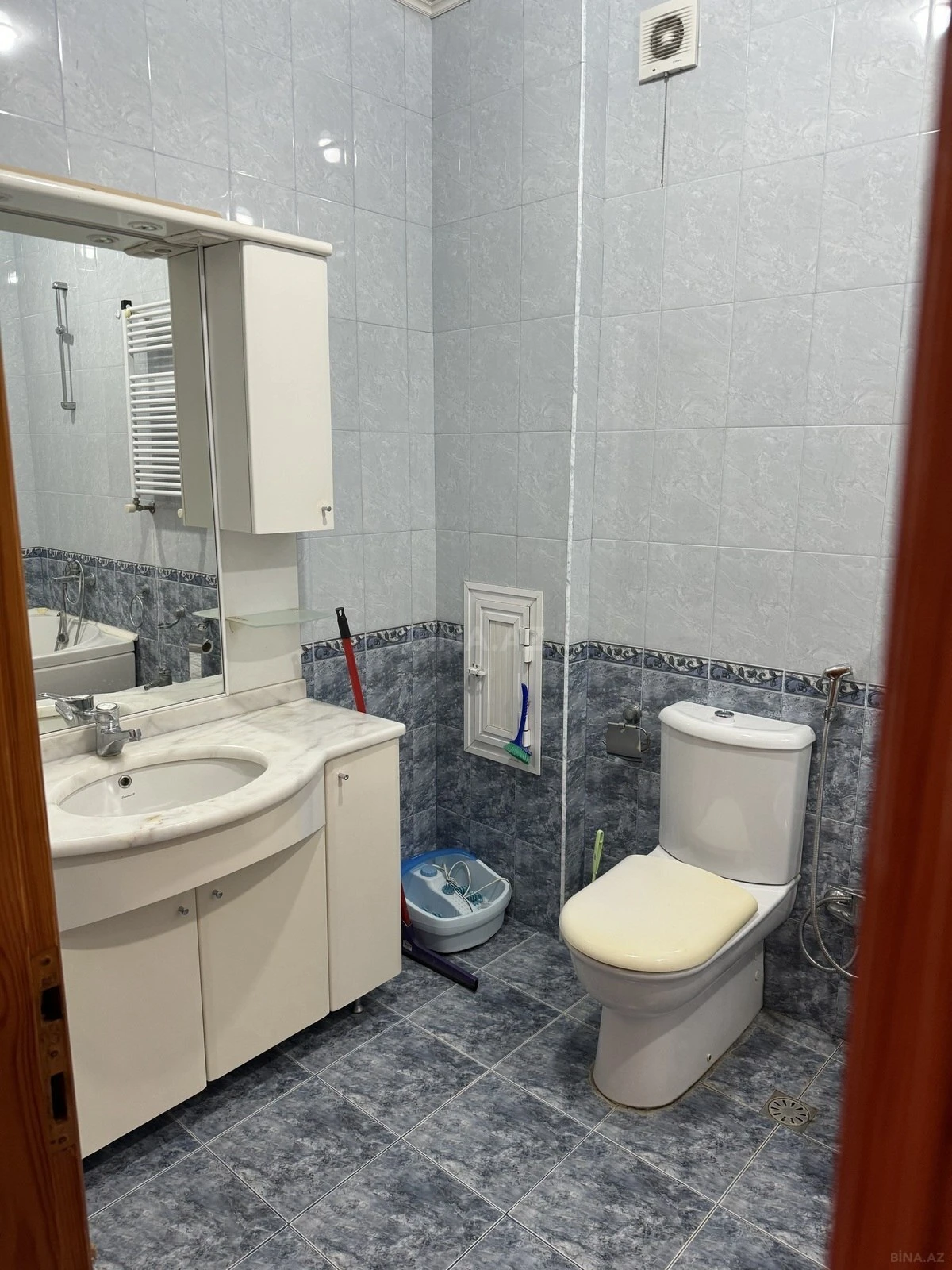 Satılır 4 otaqlı mənzil 178 m²