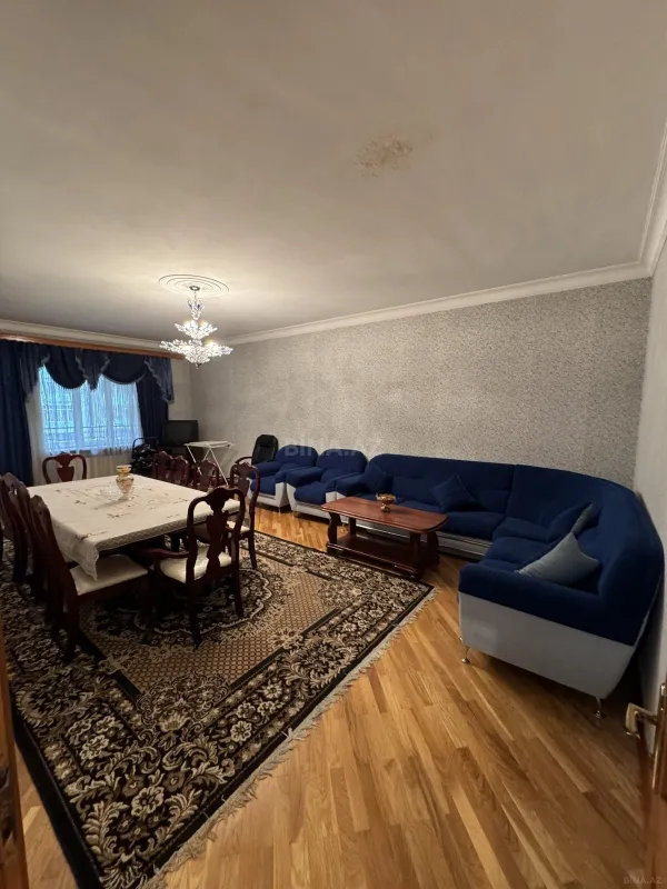Satılır 4 otaqlı mənzil 178 m²