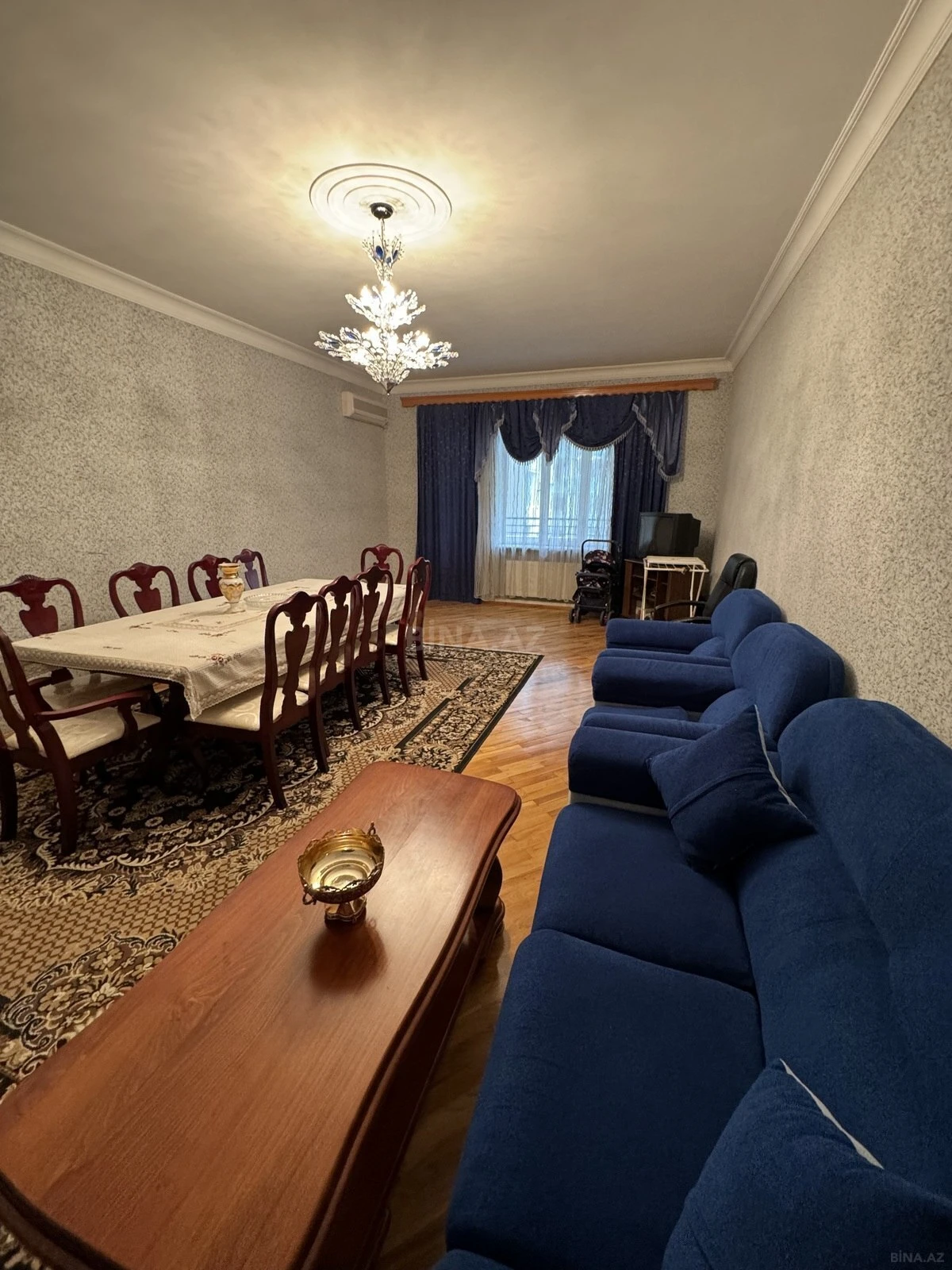 Satılır 4 otaqlı mənzil 178 m²