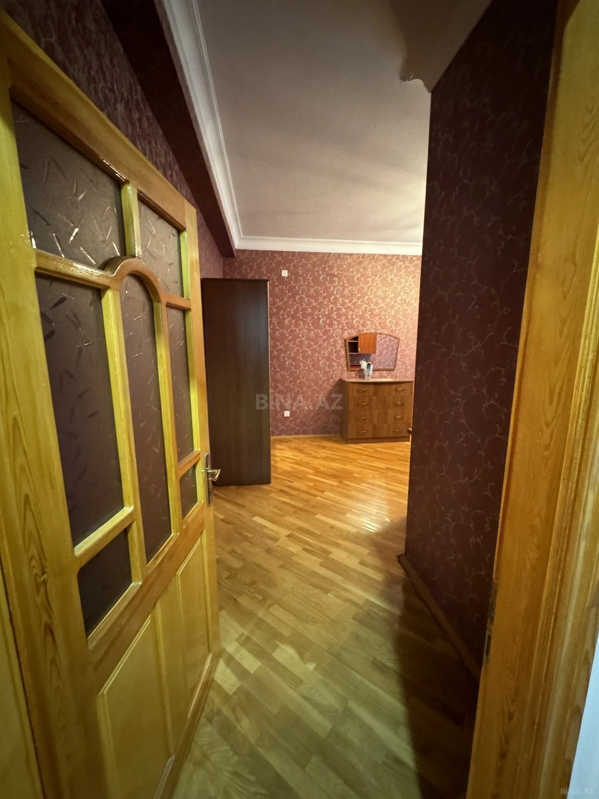 Satılır 4 otaqlı mənzil 178 m²