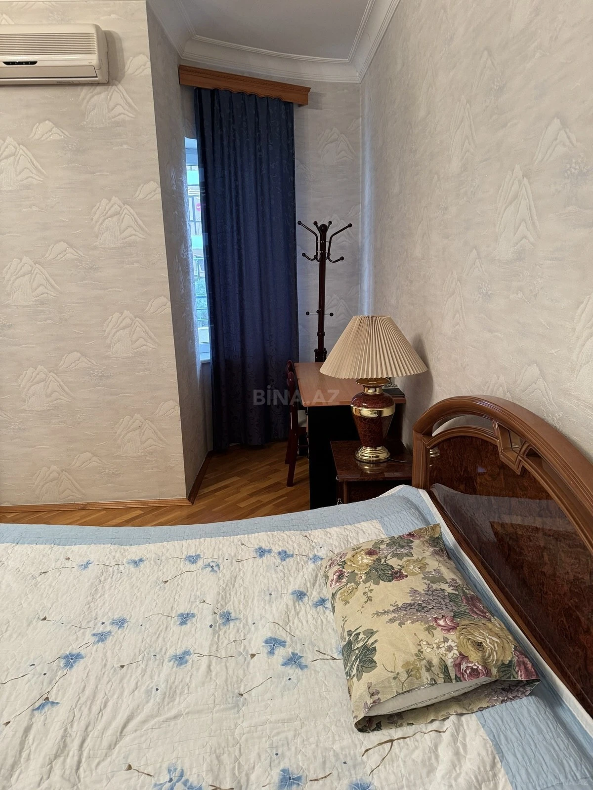 Satılır 4 otaqlı mənzil 178 m²