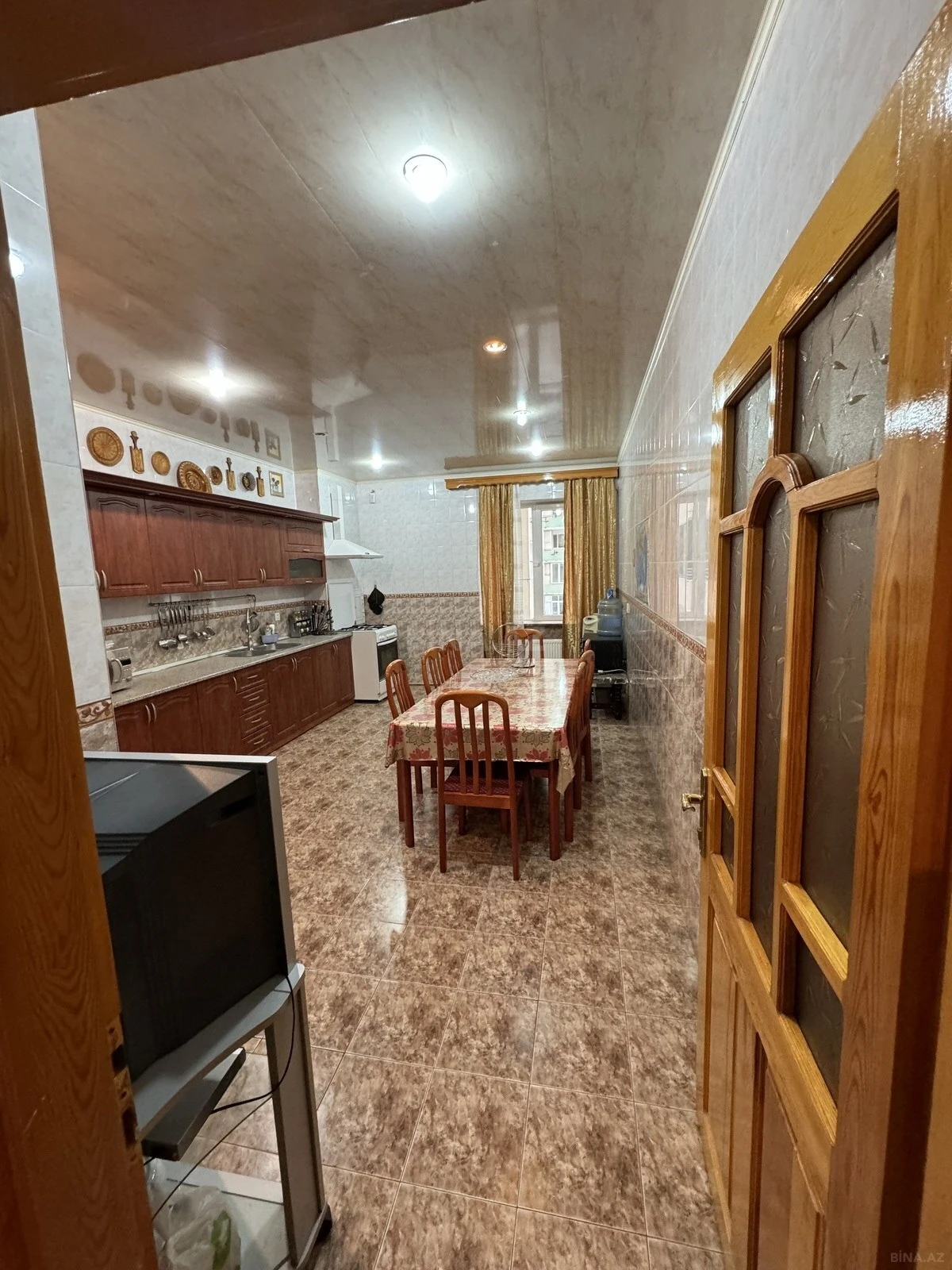 Satılır 4 otaqlı mənzil 178 m²