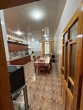 Satılır 4 otaqlı mənzil 178 m²