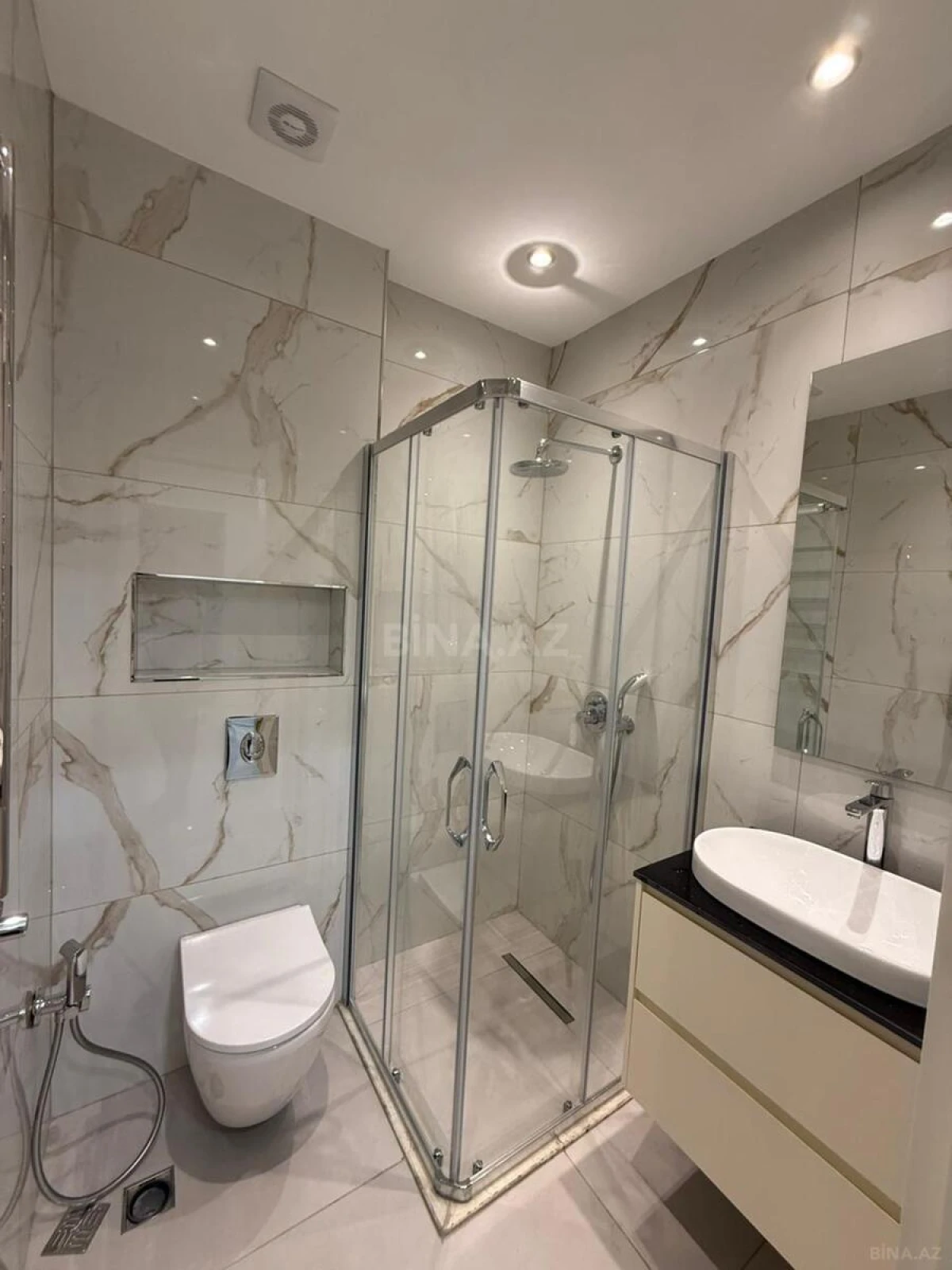 Kirayə verilir 3 otaqlı mənzil 74 m²