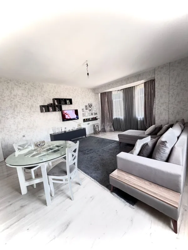 Kirayə verilir 3 otaqlı mənzil 120 m²