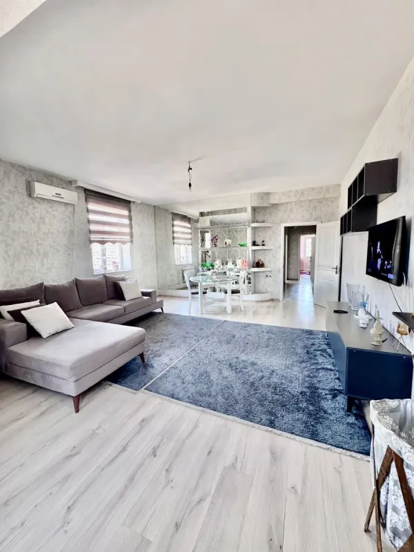 Kirayə verilir 3 otaqlı mənzil 120 m²