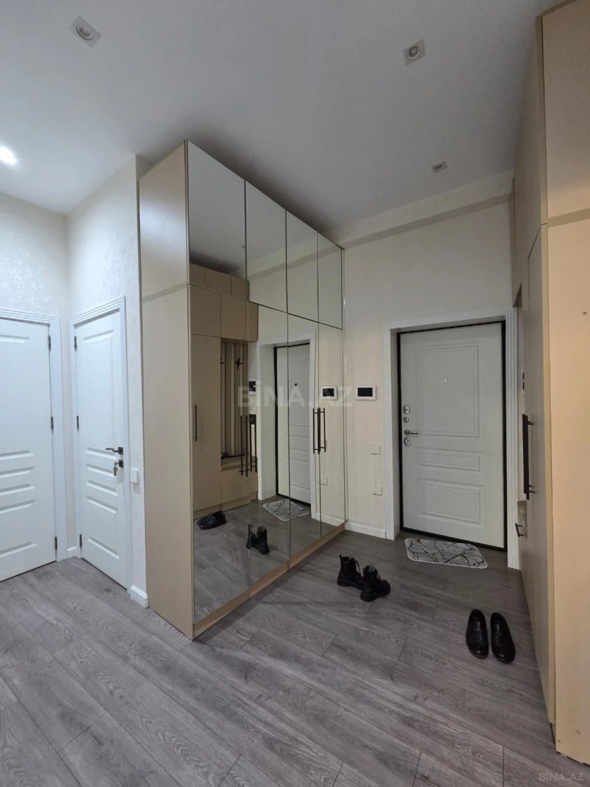 Kirayə verilir 3 otaqlı mənzil 110 m²