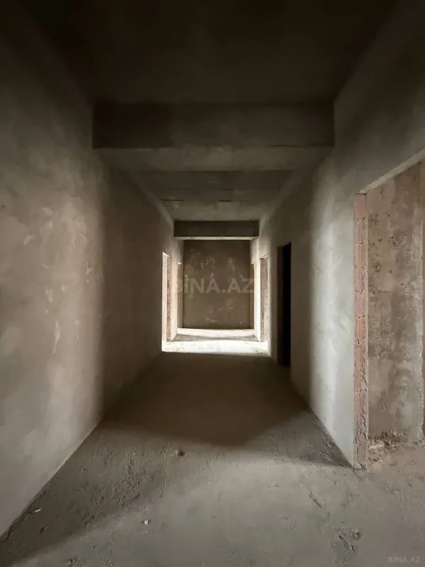 Satılır 4 otaqlı mənzil 195 m²