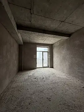 Satılır 4 otaqlı mənzil 195 m²