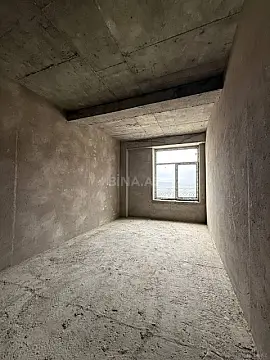 Satılır 4 otaqlı mənzil 195 m²