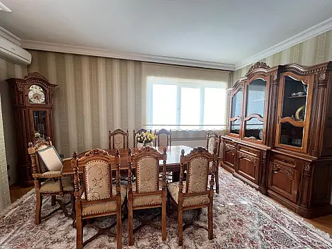 Satılır 4 otaqlı mənzil 165 m²