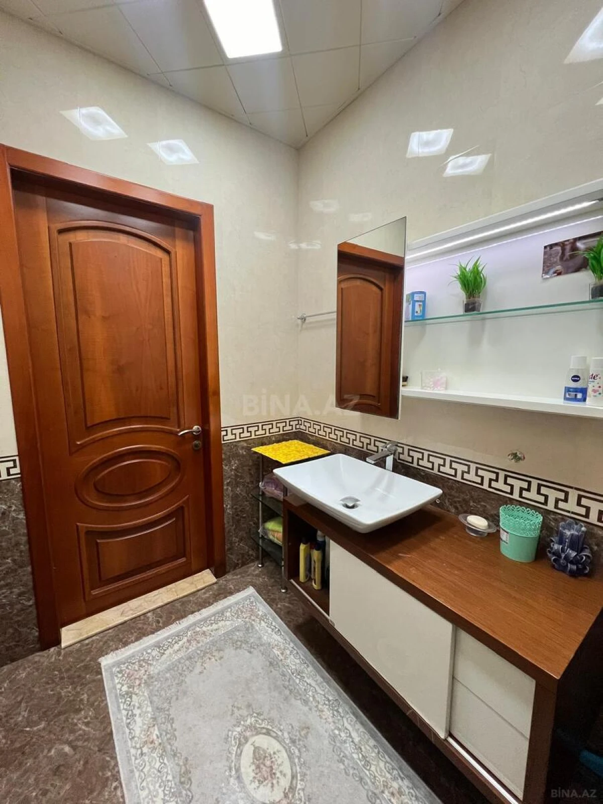 Satılır 4 otaqlı mənzil 165 m²