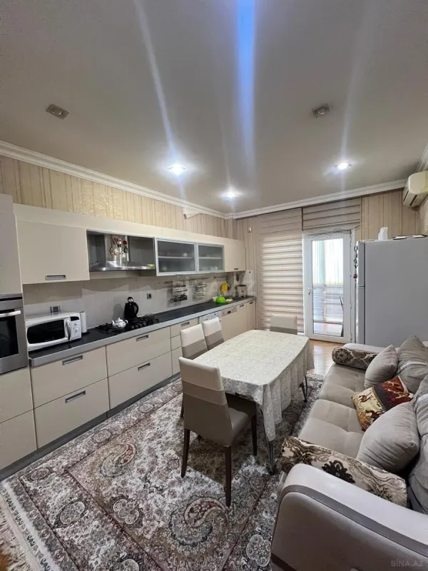 Satılır 4 otaqlı mənzil 165 m²