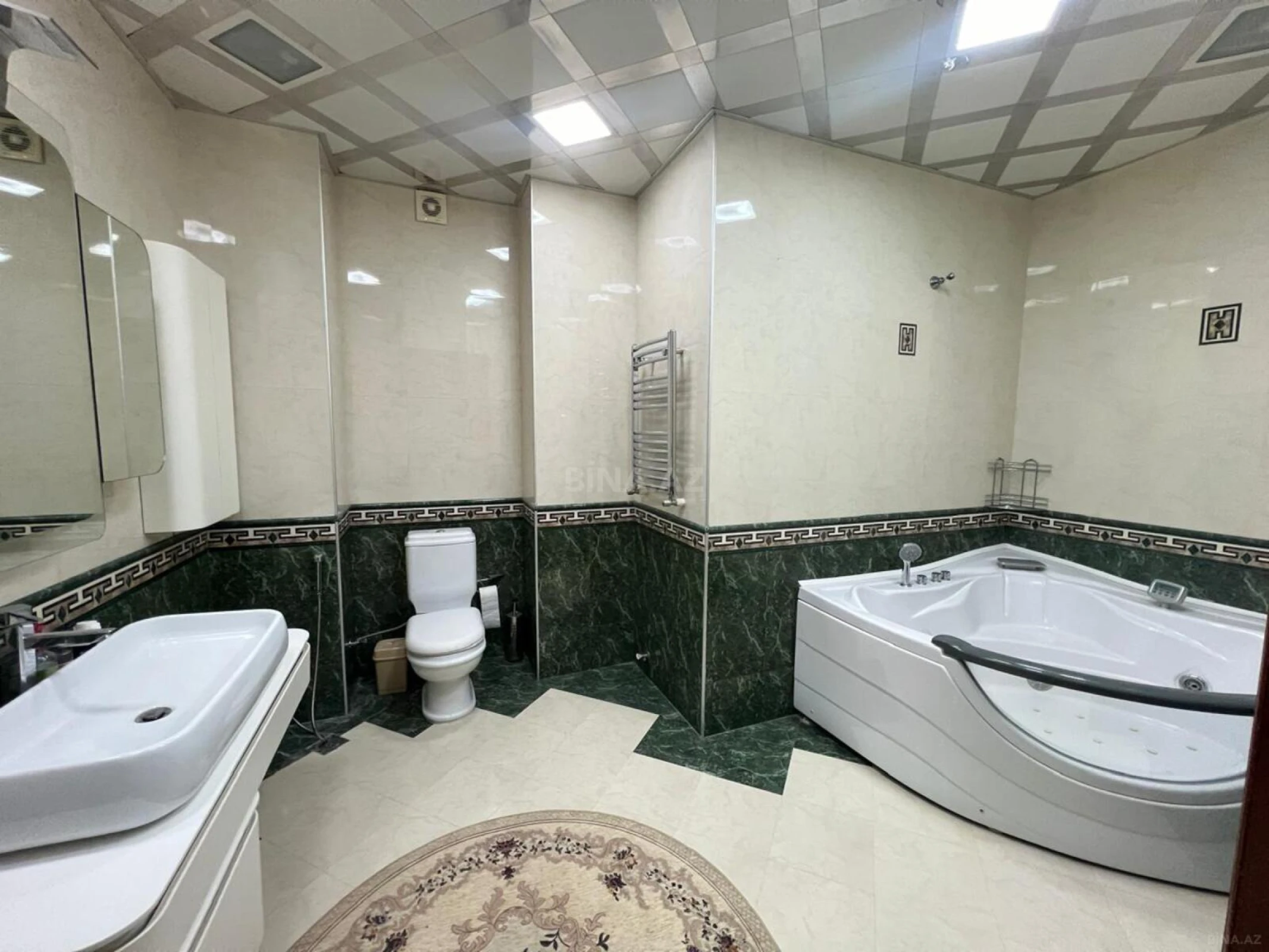 Satılır 4 otaqlı mənzil 165 m²