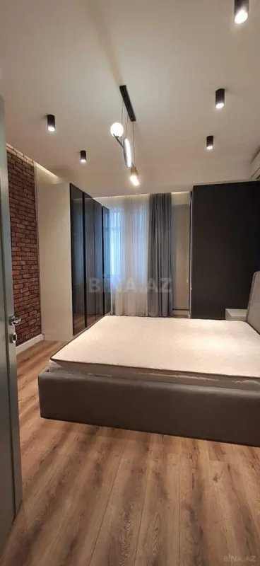 Satılır 3 otaqlı mənzil 120 m²