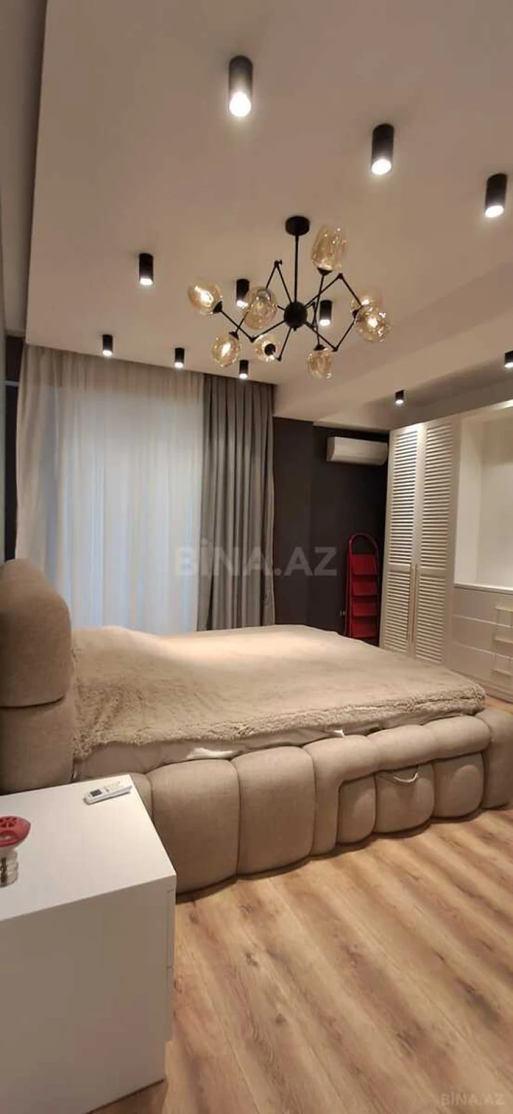 Satılır 3 otaqlı mənzil 120 m²