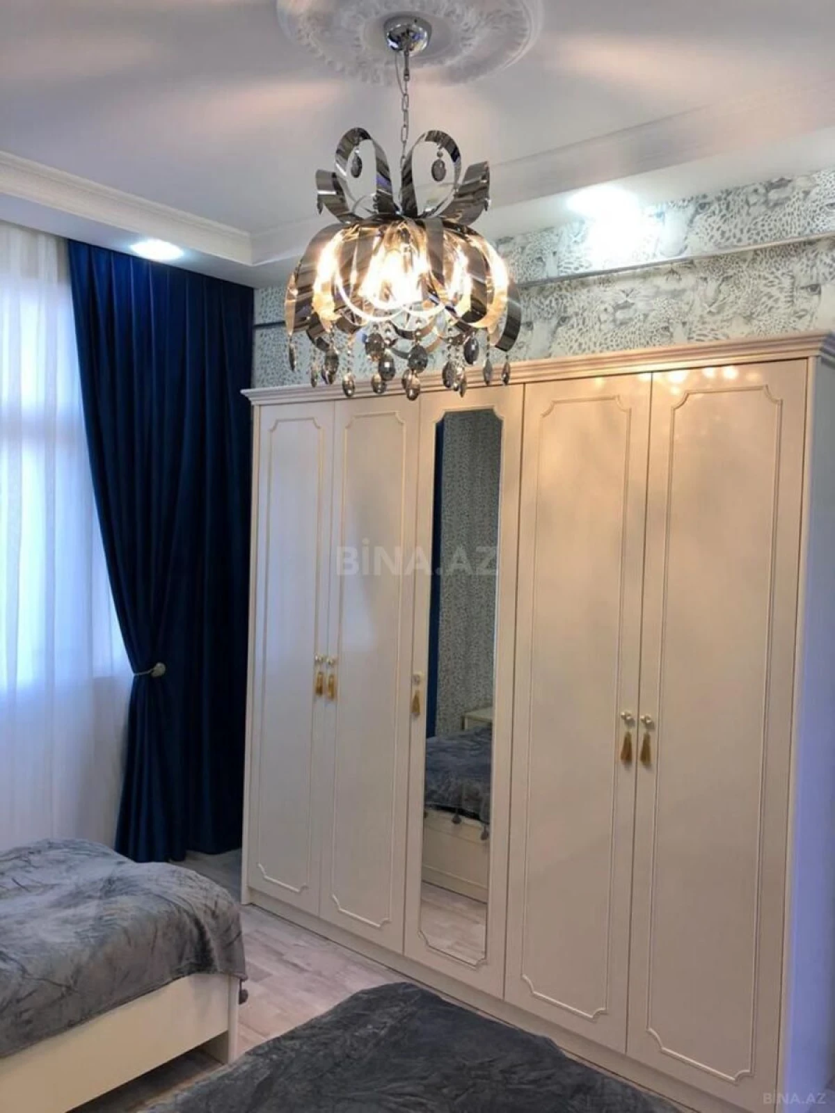 Kirayə verilir 3 otaqlı mənzil 140 m²