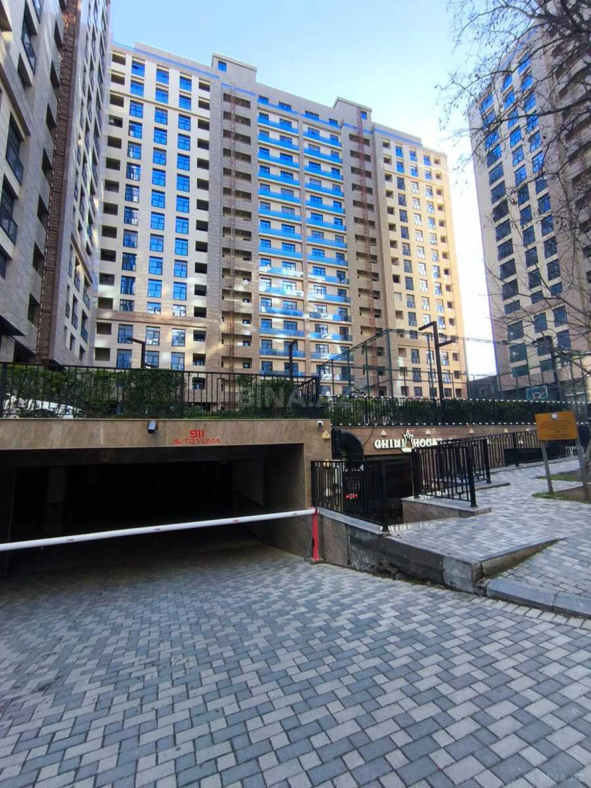 Satılır 3 otaqlı mənzil 126.5 m²