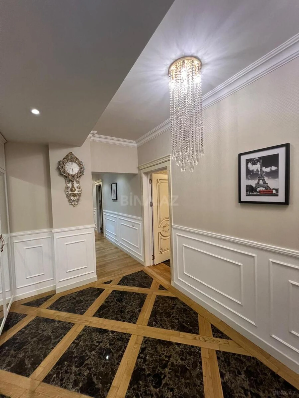 Satılır 3 otaqlı mənzil 142 m²