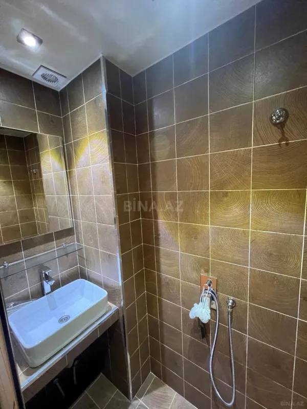 Satılır 3 otaqlı mənzil 142 m²