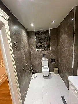 Satılır 3 otaqlı mənzil 142 m²