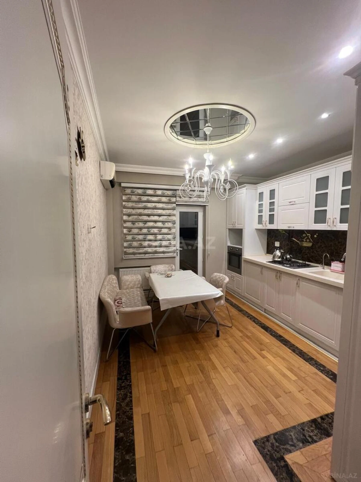 Satılır 3 otaqlı mənzil 142 m²