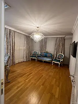Satılır 3 otaqlı mənzil 142 m²