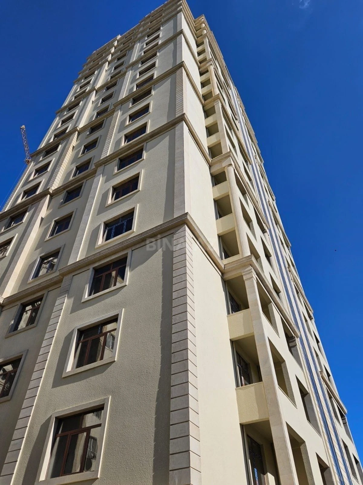 Satılır 3 otaqlı mənzil 137.5 m²