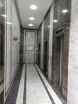 Satılır 3 otaqlı mənzil 137.5 m²